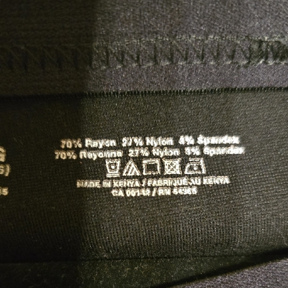 Peter Nygard Slims Elegant Black Women's Bermudas - Picture 4 of 13